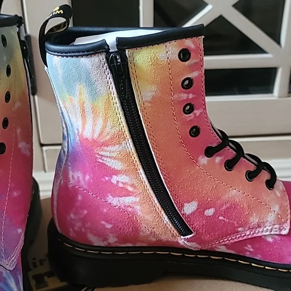 Dr. Marten's Girls Tye Dye Suede Boots, Size Kids 6M - Picture 3 of 16